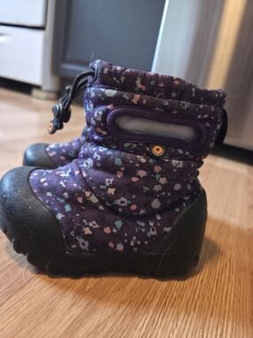 Bogs Purple Kids' Waterproof Snow Boots with Floral Print